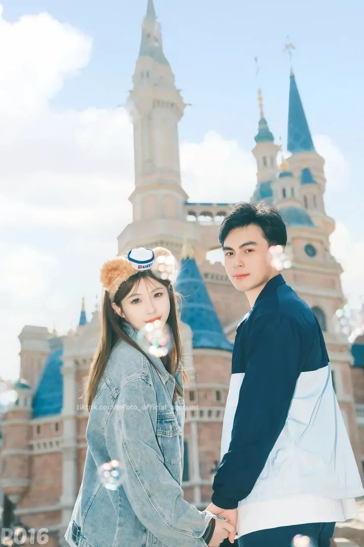 Sample Shanghai Disneyland travel photos with Thai photographer MY FOTO